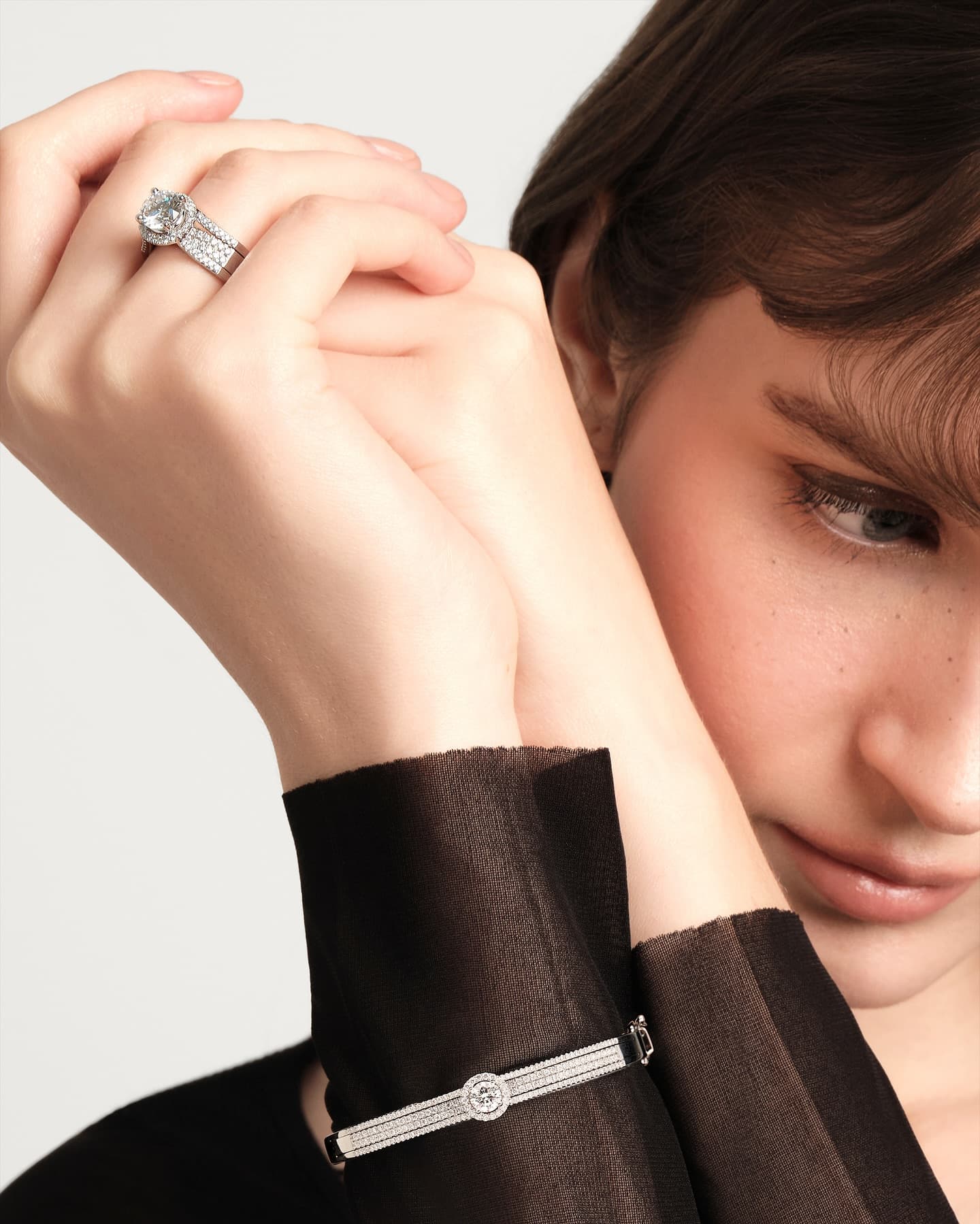 Model Bangle yang Sedang Tren yang Wajib Masuk Jewelry Collection-mu