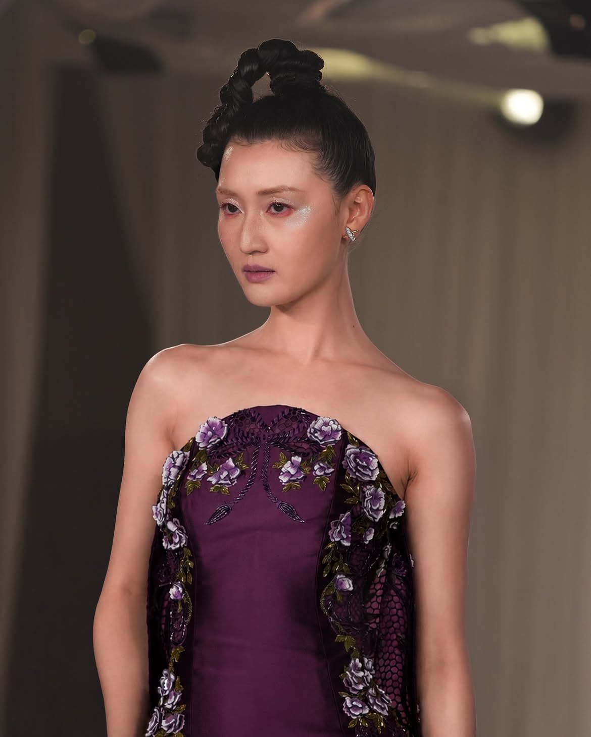 High Jewellery Love Poetry Frank & co. Tampil Memukau di Spectrum Runway Monica IvenaHigh Jewellery Love Poetry Frank & co. Tampil Memukau di Spectrum Runway Monica Ivena