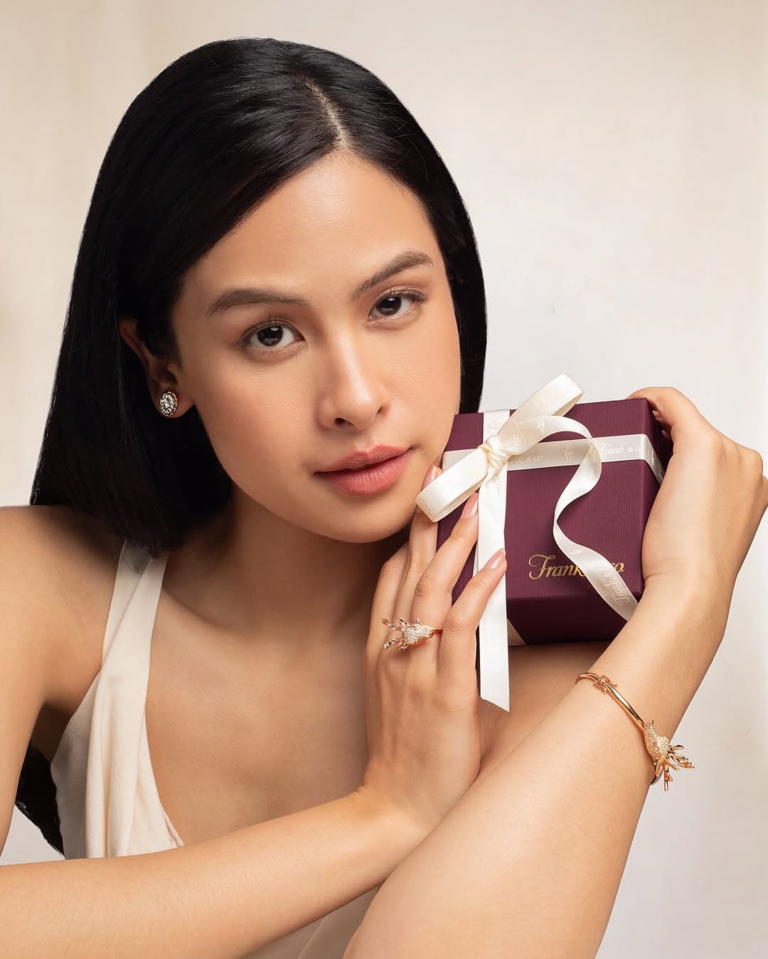 Selain Cincin, Diamond Earrings Juga Bisa Jadi Hadiah Valentine yang Penuh Makna