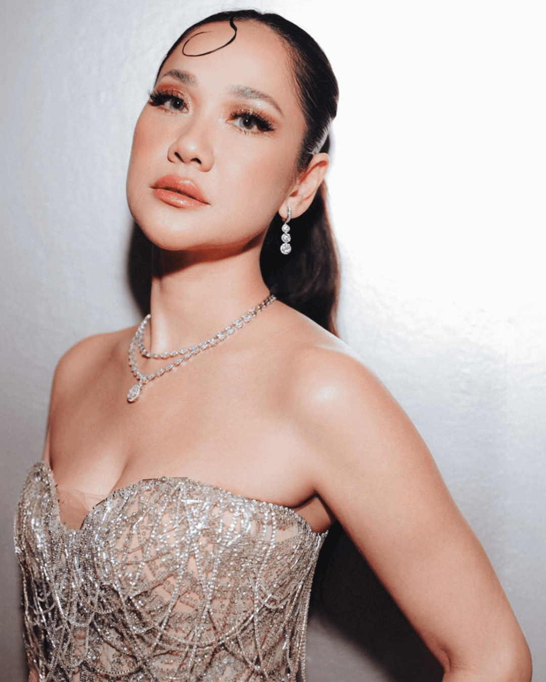 Pesona Kalung Wanita Elegan yang Dikenakan Bunga Citra Lestari ini Mencuri Perhatian