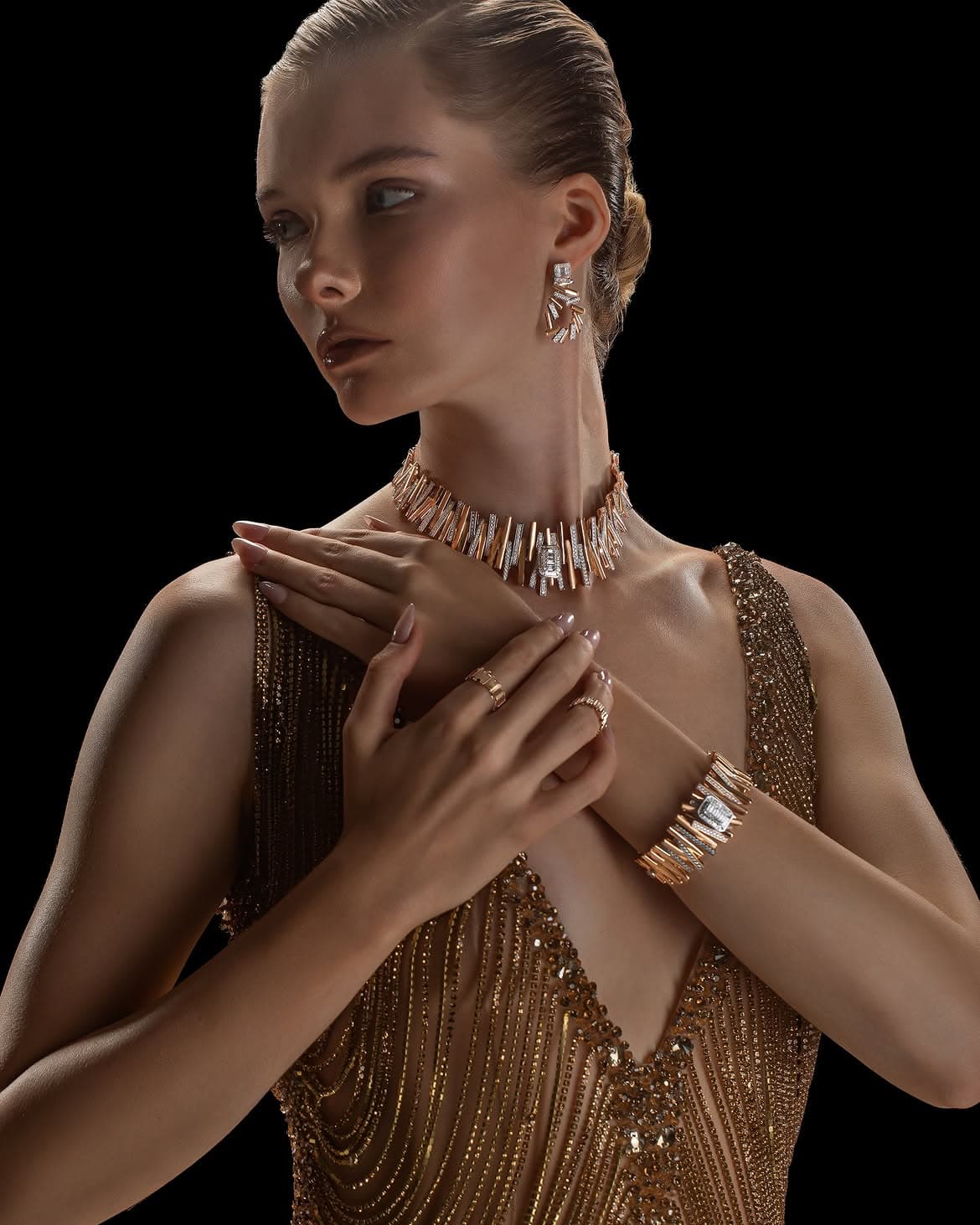 Kalung Wanita Mewah dari Love Poetry ini Siap Menyempurnakan Gaya High Fashion Anda