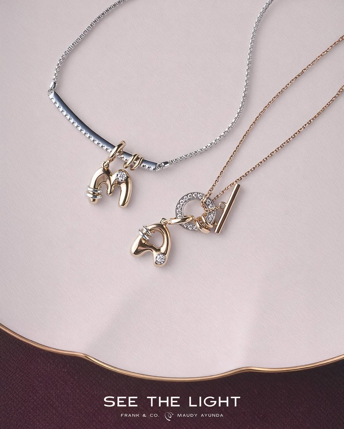 Keindahan Liontin Inisial Initial Charm sebagai Personal Jewellery ala Maudy Ayunda