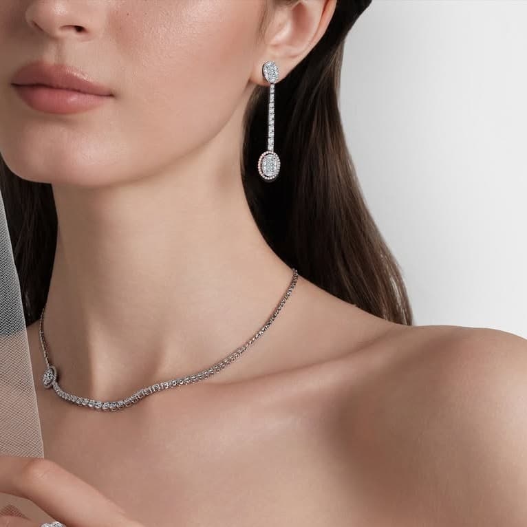 Beragam Model Diamond Earrings Menjuntai dari Frank & co., Mana Favorit Anda?