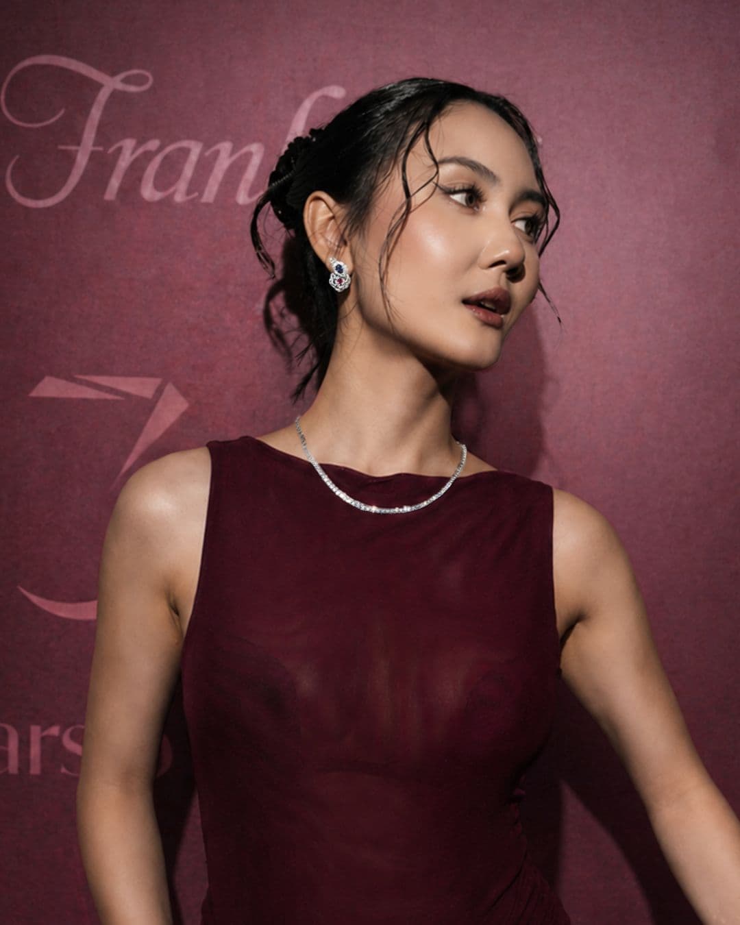 Statement Diamond Earrings dari Frank & co. untuk Tampilan Mewah di Momen Spesial