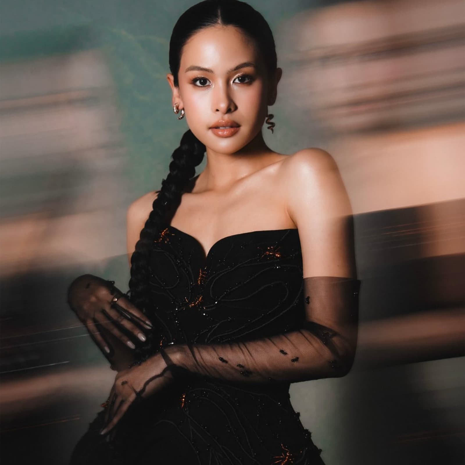 Diamond Jewellery yang Dikenakan Maudy Ayunda di Gala Premiere ‘Para Perasuk’ ini Mencuri Perhatian!