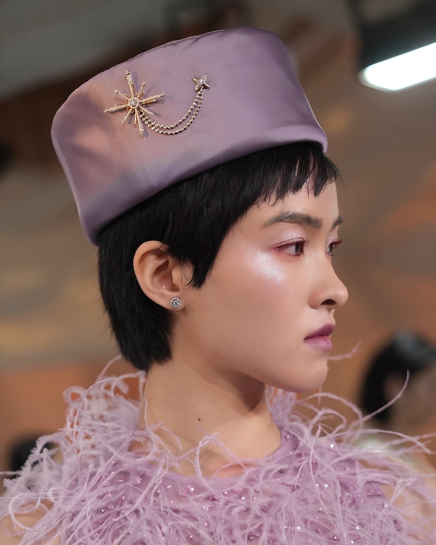 Brooch yang Artistik dengan Sentuhan Khas Monica Ivena dalam Love Poetry Reimagined