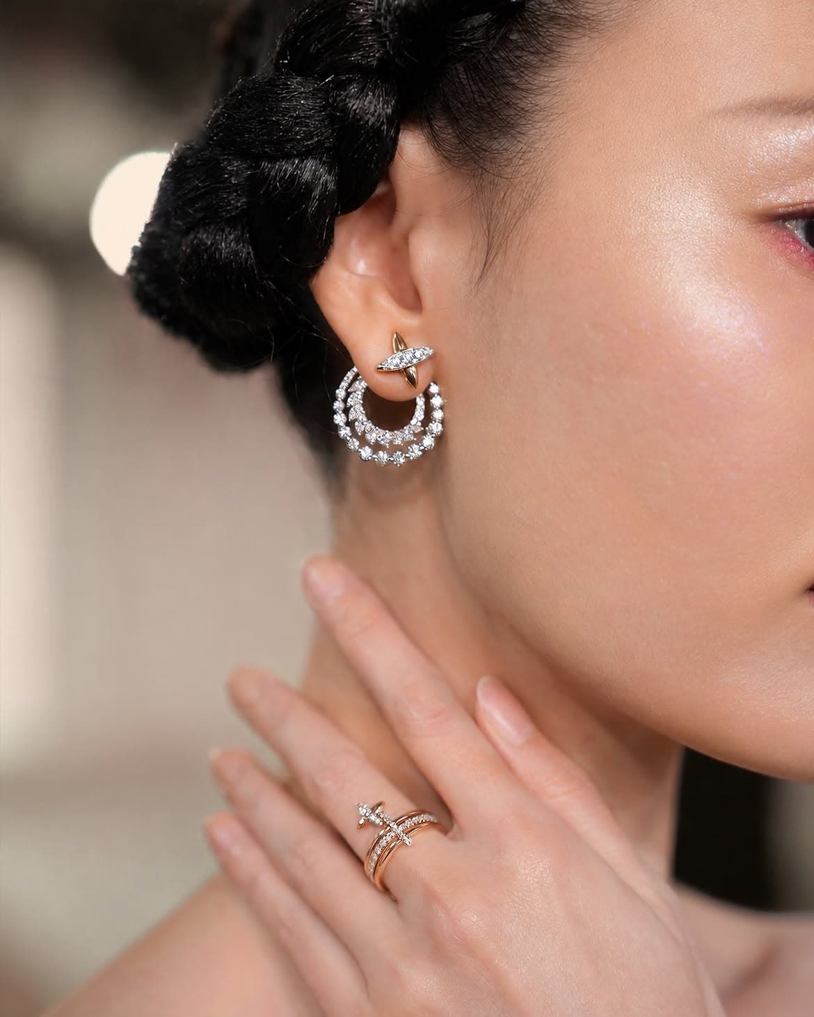 Model Cincin Berlian Terbaru Love Poetry Reimagined: Sebuah Ekspresi Seni Monica Ivena