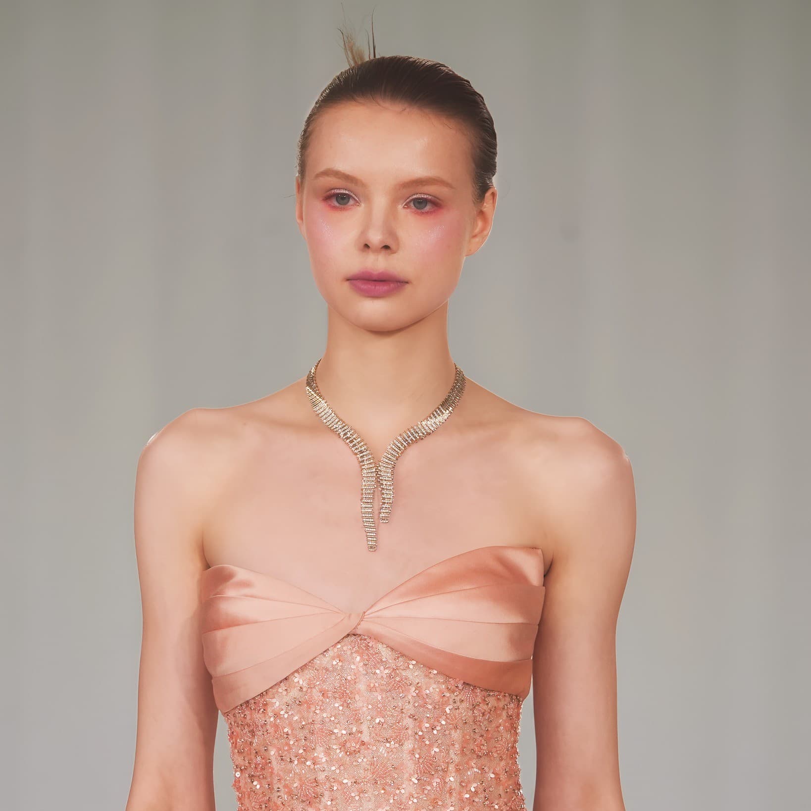 Love Poetry Reimagined Hadirkan High Jewellery Diamond Necklace dengan Sentuhan Mewah