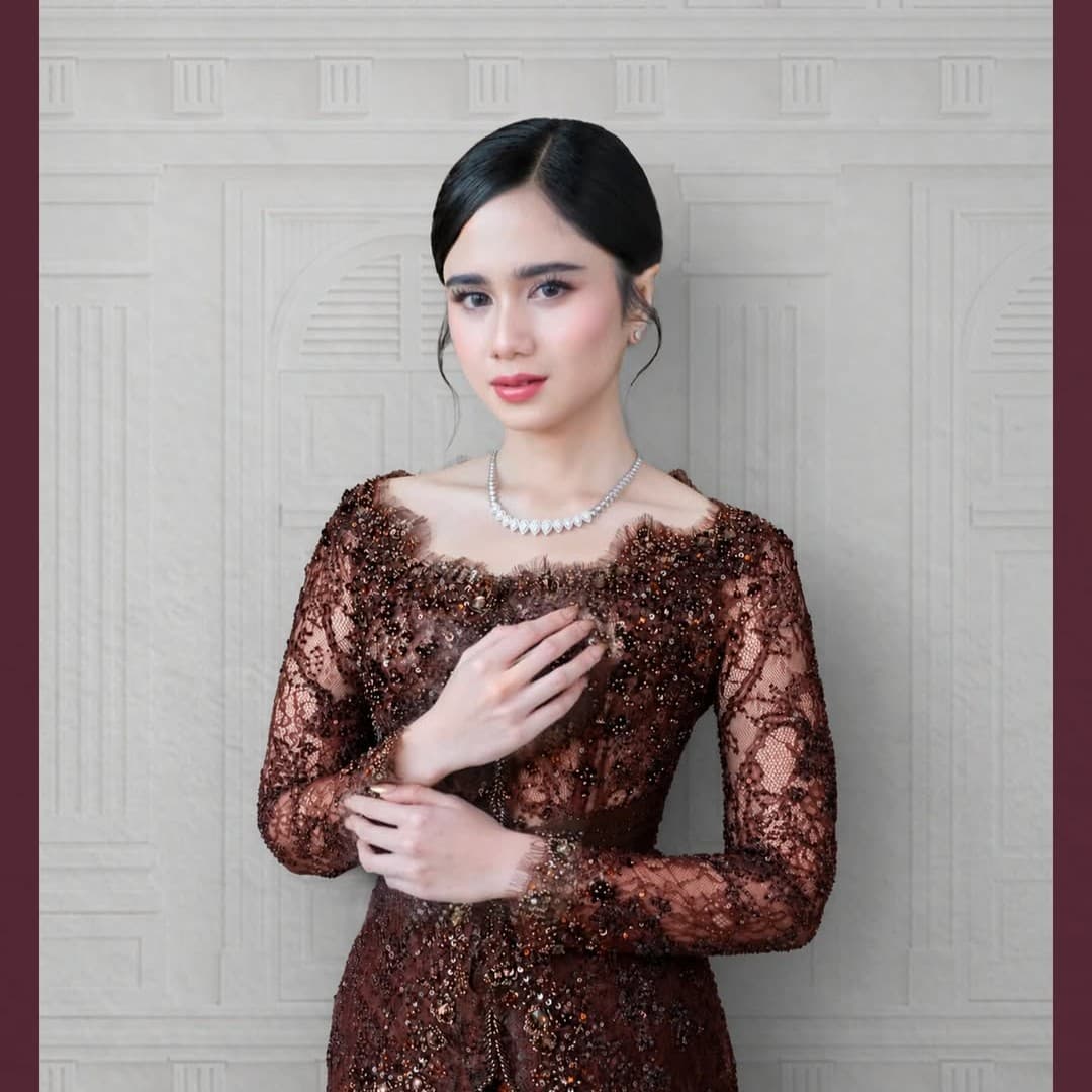 Tissa Biani Tampil Glamour dengan Diamond Necklace Frank & co. Lebih dari 3 Carats