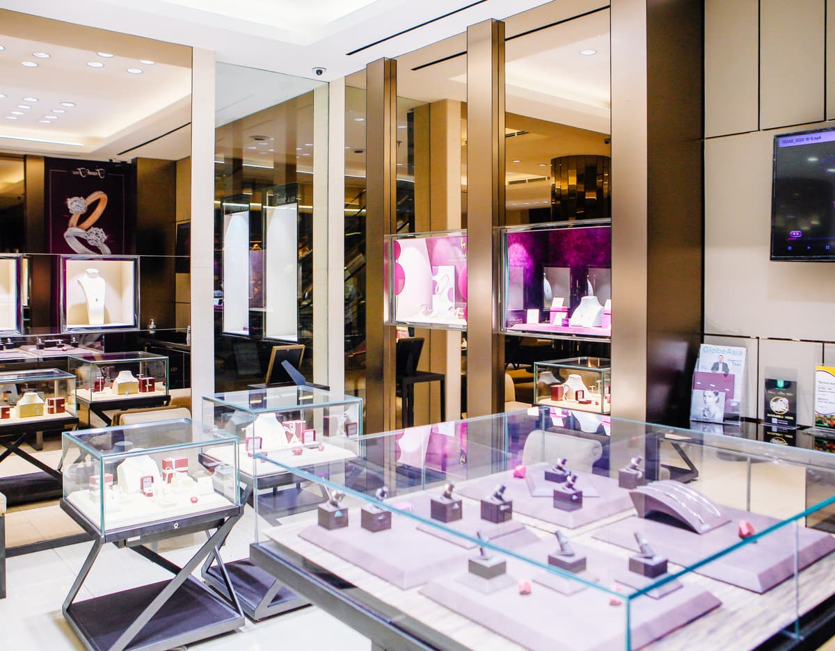toko cincin frank & co. jewellery manado town square