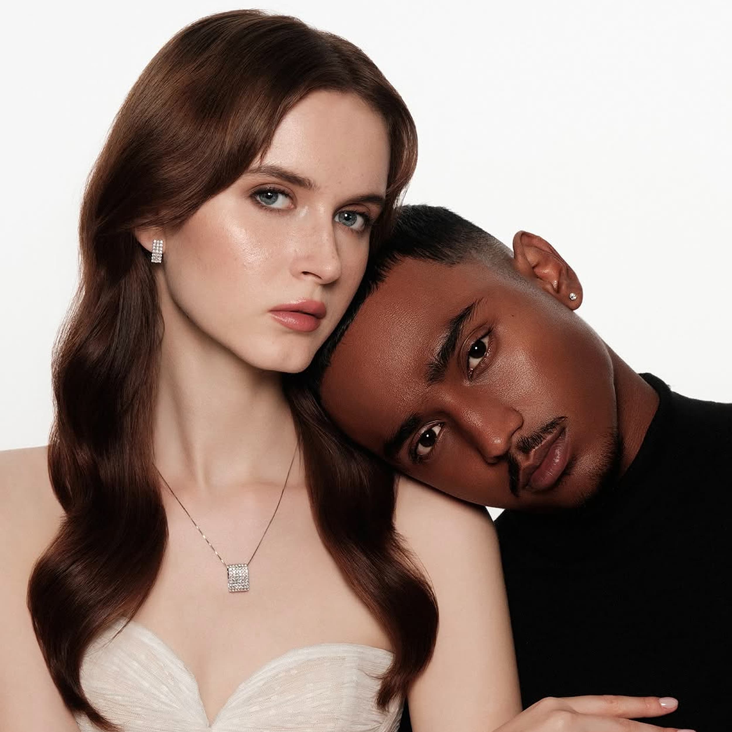 Liburan Romantis? Ini Pilihan Perhiasan yang Pas untuk Kesan Mendalam