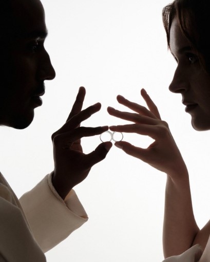 Memilih Cincin Anniversary Sempurna Berdasarkan Tahun Perayaan Pernikahan