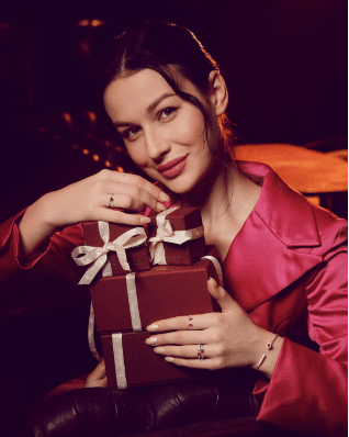 8 Ide Hadiah Menarik untuk Pacar saat Hari Anniversary