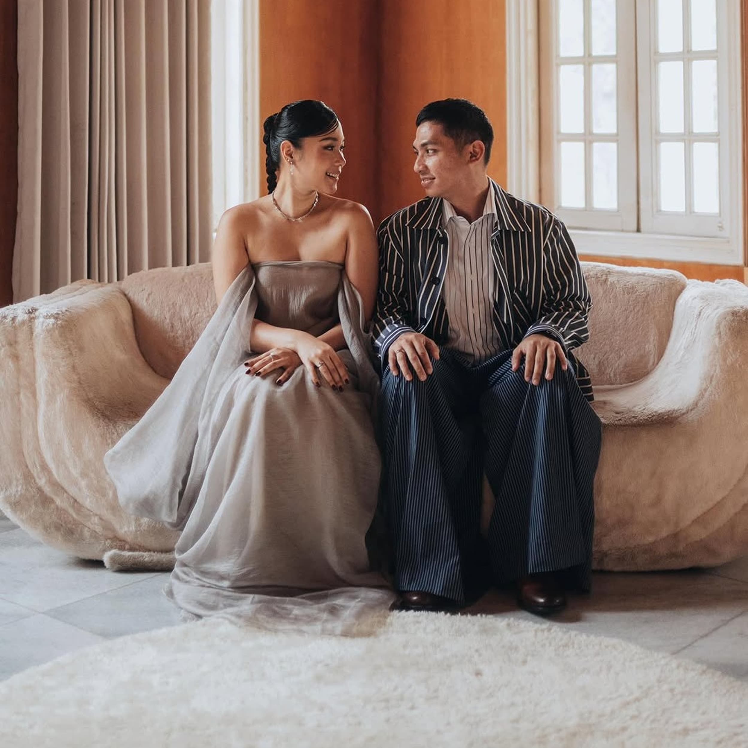 Cincin Wedding Anniversary untuk Pasangan yang Sudah Lama Menikah, Simbol Kesetiaan dan Cinta