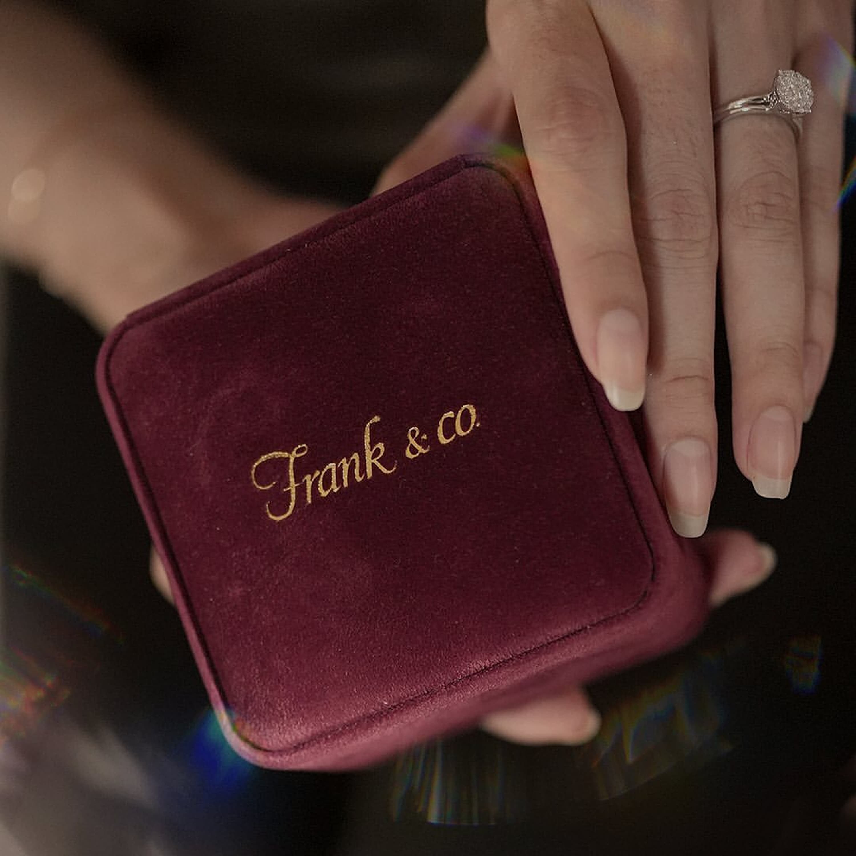 Cincin Berlian, Simbol Cinta Abadi untuk Ibu Tercinta