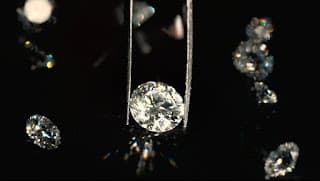 Panduan Memahami 4C Diamond untuk Memilih Kualitas Berlian Terbaik