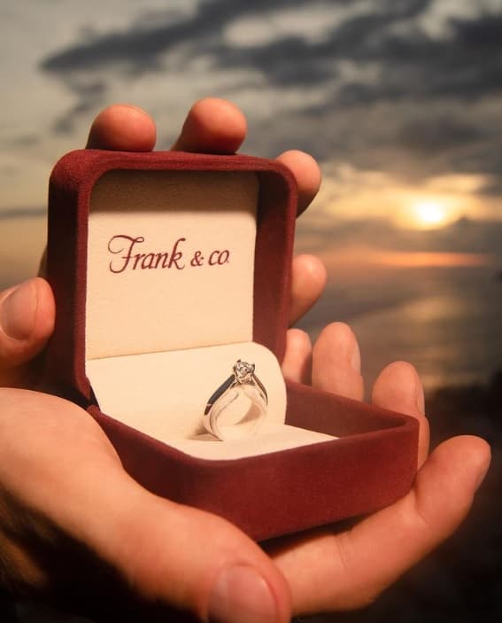 5 Tempat Unik dan Tak Terduga untuk Sembunyikan Cincin Tunangan