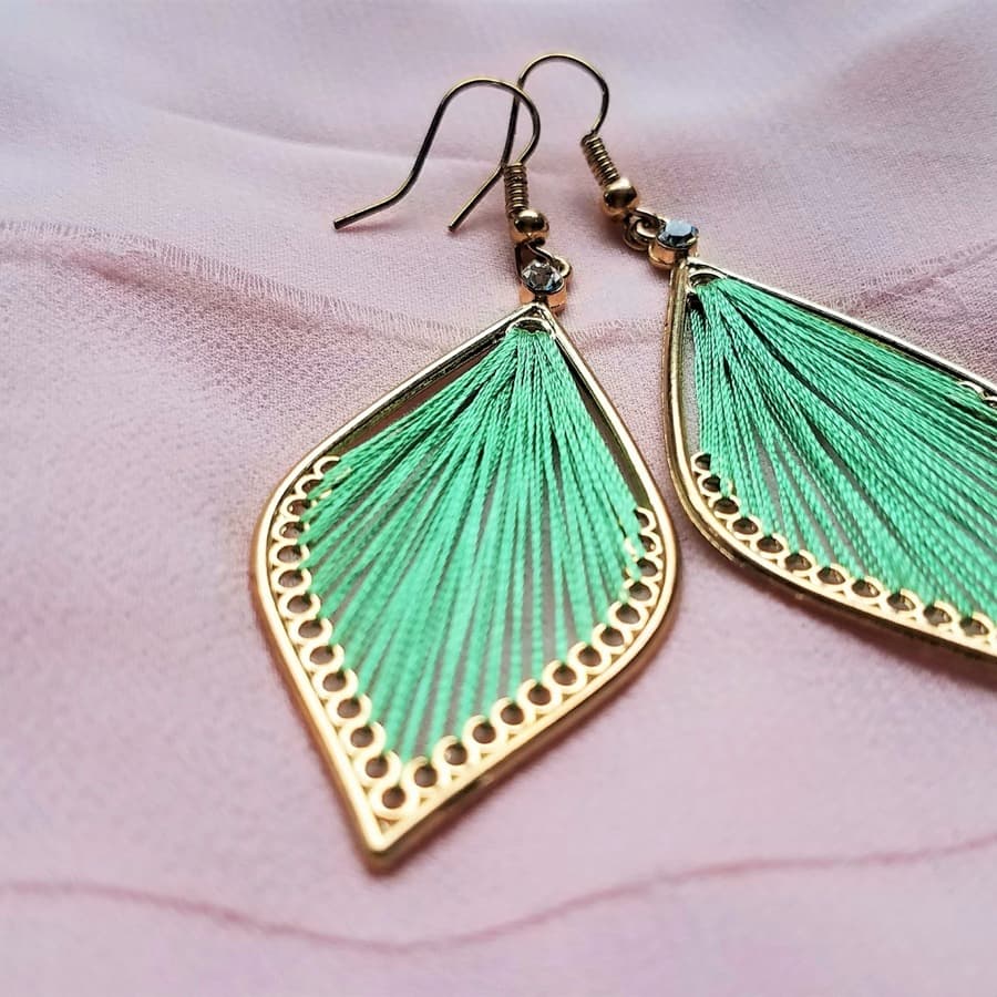 Trend Model Anting Emas yang Populer di Indonesia