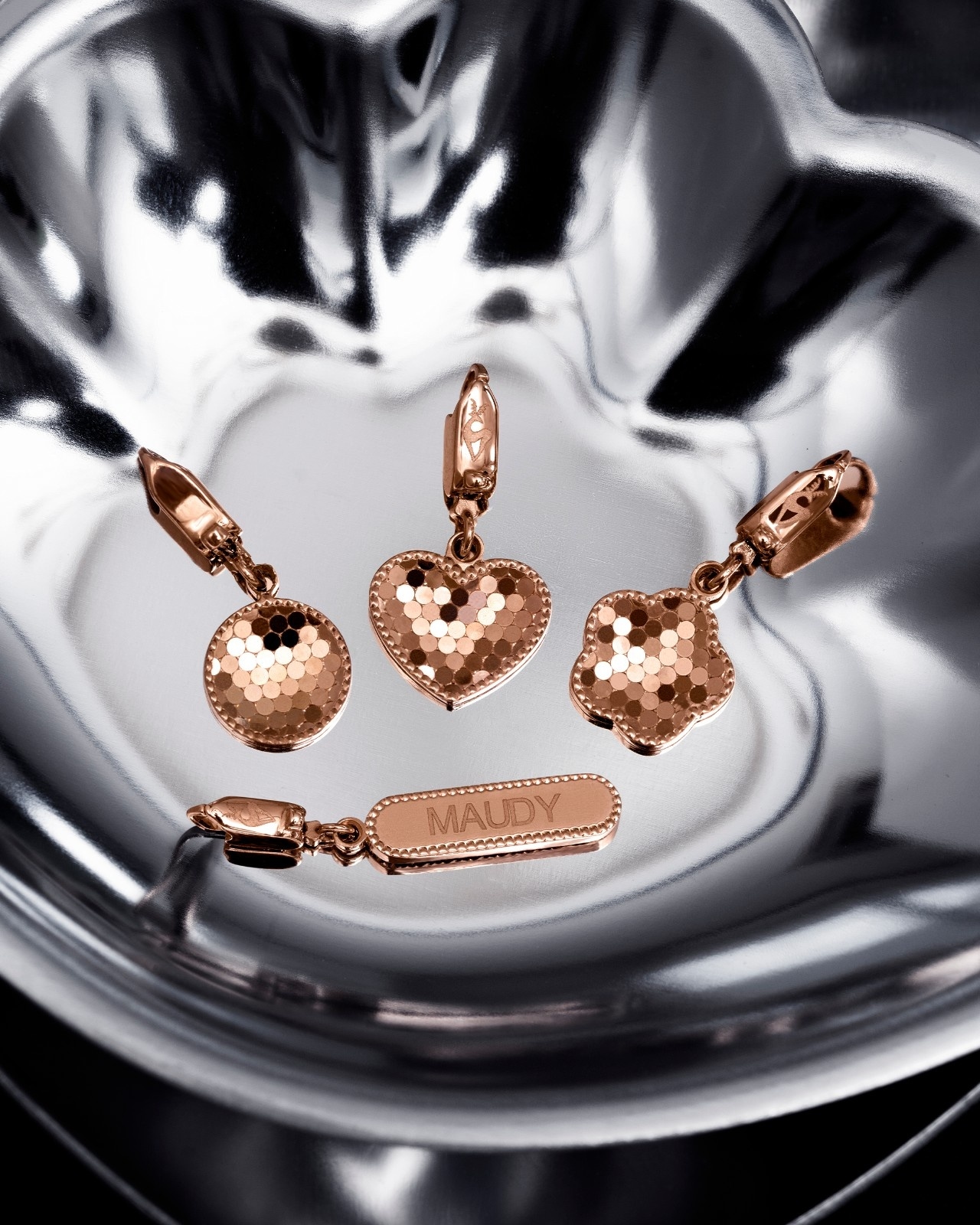 Ukir Nama di Charm Bracelet Ini sebagai Kado untuk Anak Perempuan