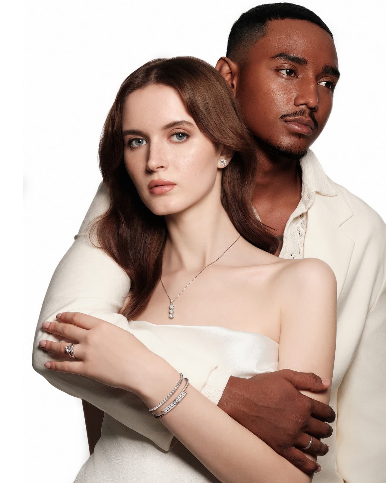 Siapkan Cincin Couple Ini untuk Momen Anniversary yang Spesial di 2025!