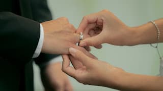 Perbedaan Lamaran dan Tunangan, Temukan Inspirasi di Sini!