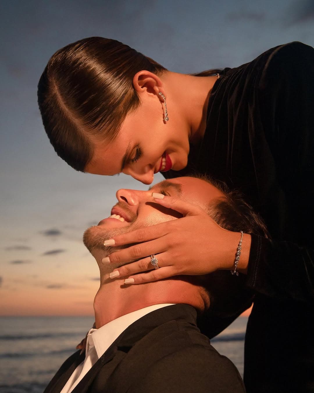 Activity Date untuk Anniversary, Salah Satunya Belanja Gelang Couple Ini.