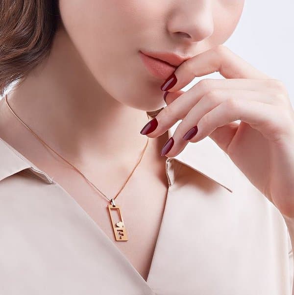 Liontin, Bagian Penting dalam Perhiasan Sejak Dahulu Kala