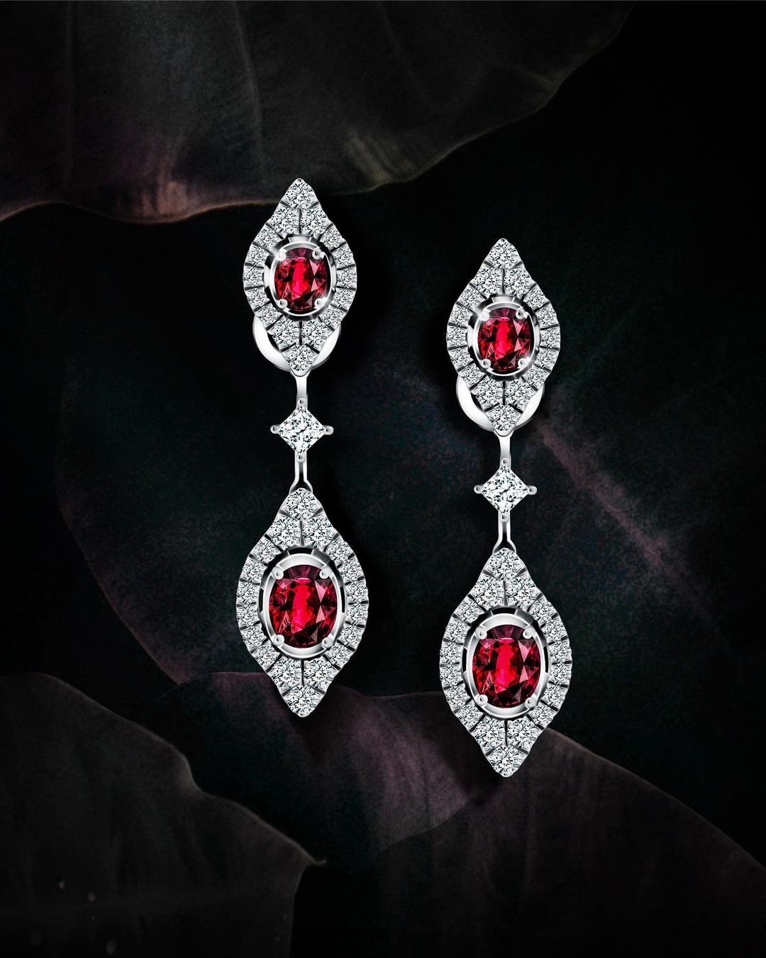 Anting-Anting Berlian: Jenis, Model, dan Fakta Menariknya