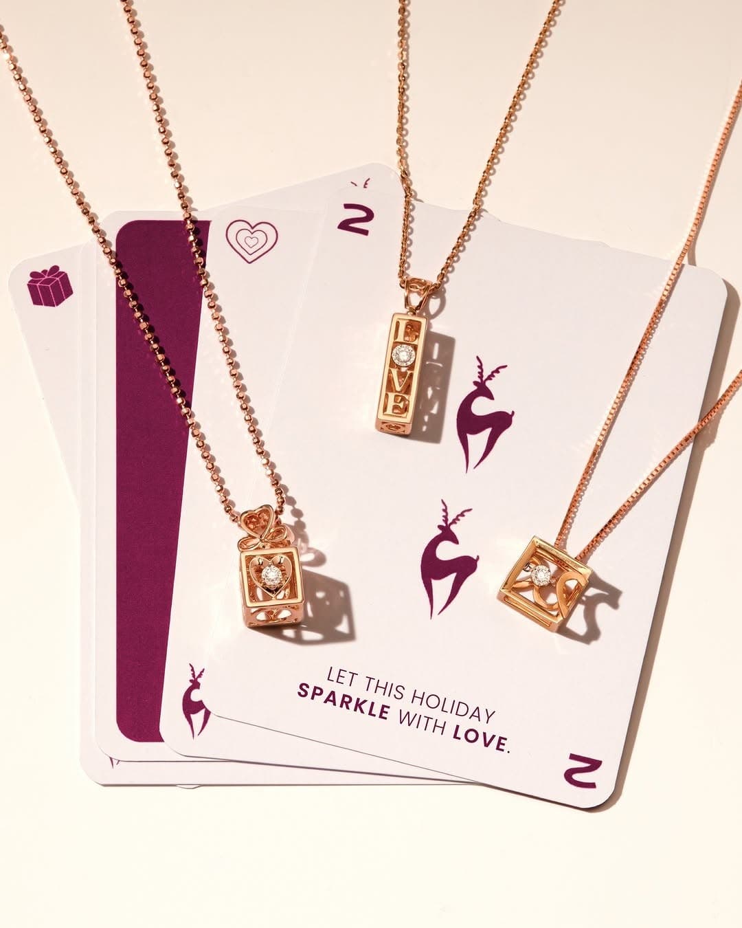 Desain Liontin Penuh Makna, Lambang Keindahan Cinta dalam Sebuah Perhiasan