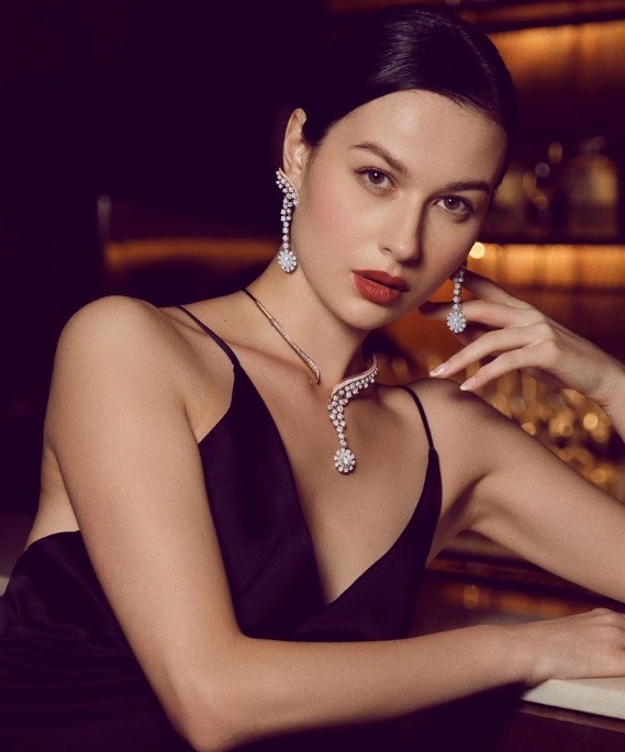 Agar Tidak Bosan Coba Anting-Anting Berlian Unik & Spesial Ini