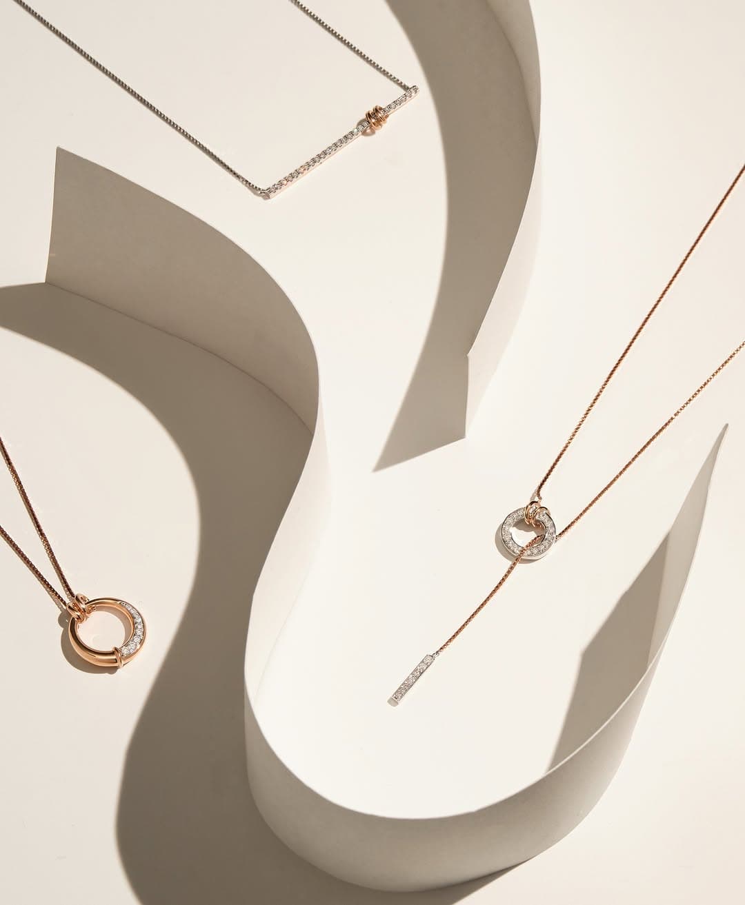 Tampil Confident Saat First Date di Hari Valentine dengan Kilau Diamond Necklace Ini