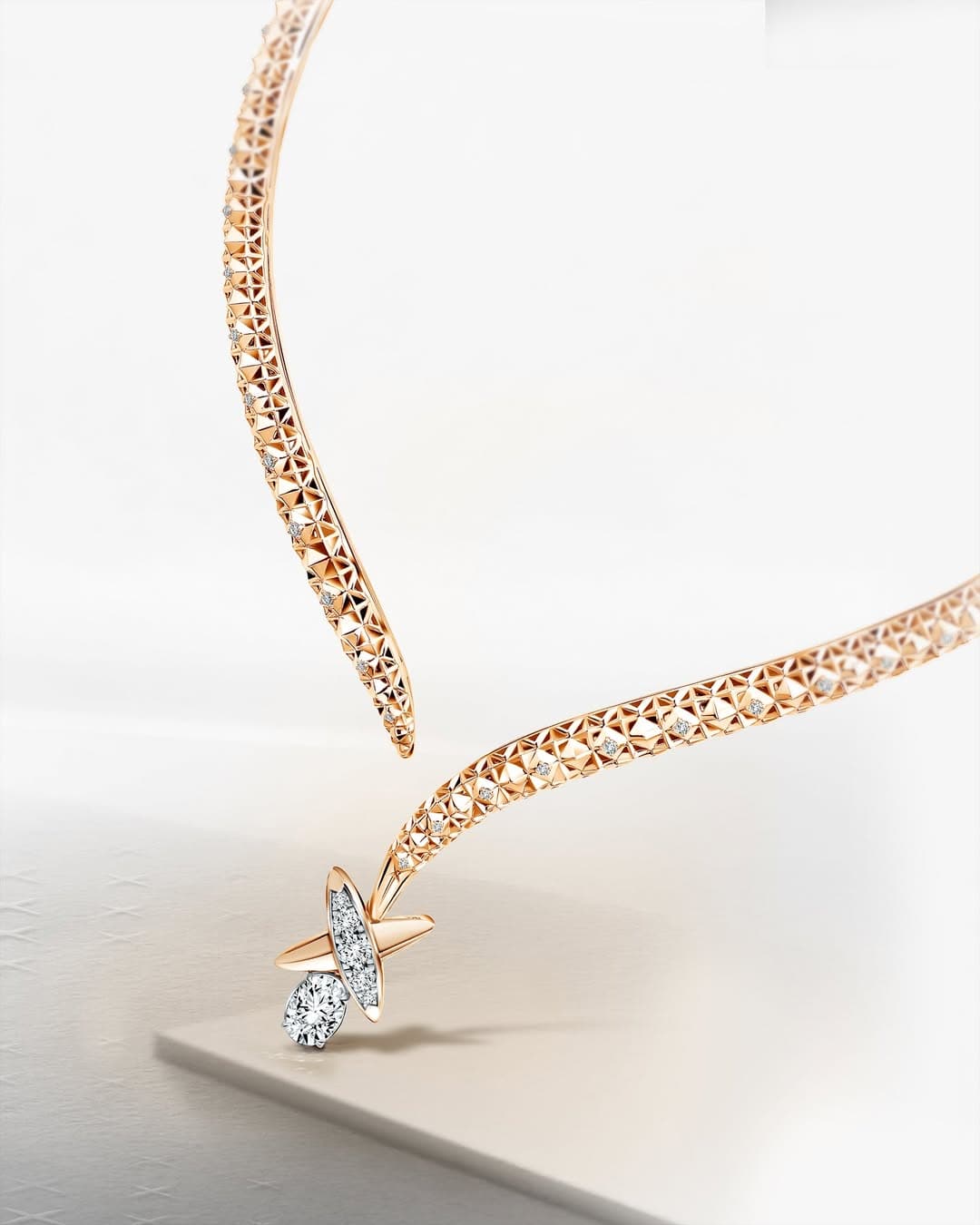 Temukan Kalung Berlian yang Pas untuk Menemani Setiap Momen Istimewa Anda