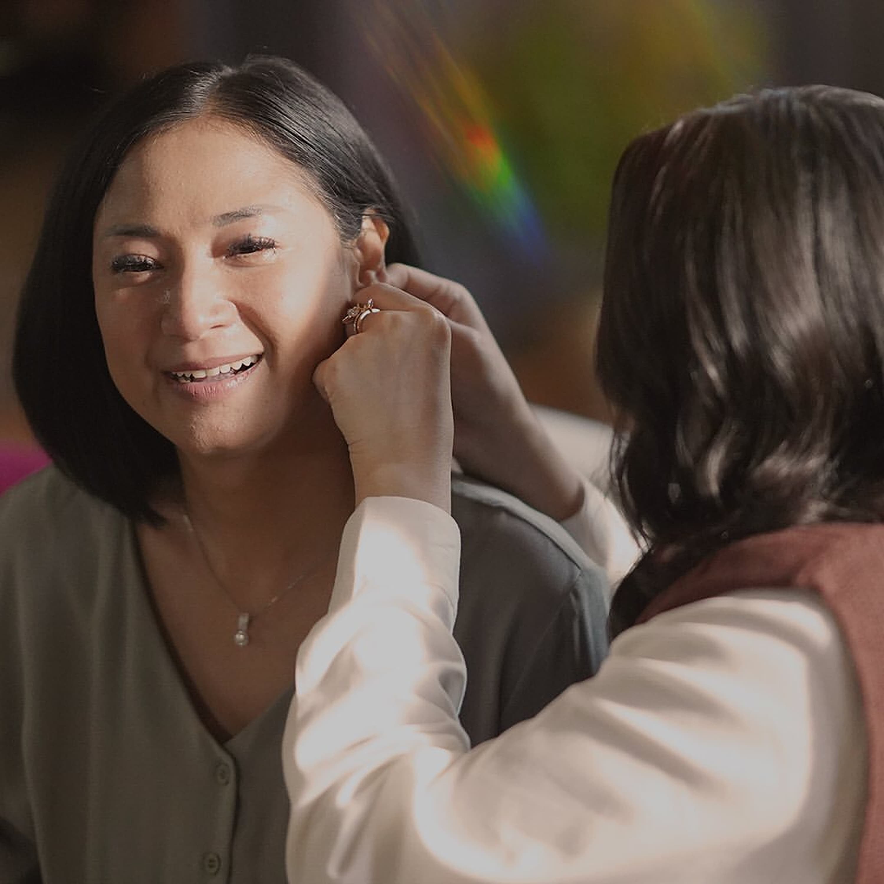 Hadiah Perhiasan yang Memukau untuk Membuat Hari Ibu Lebih Berkesan