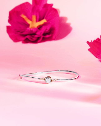 Model Gelang Emas Putih Simple dan Elegan Terbaru yang Lagi Trend