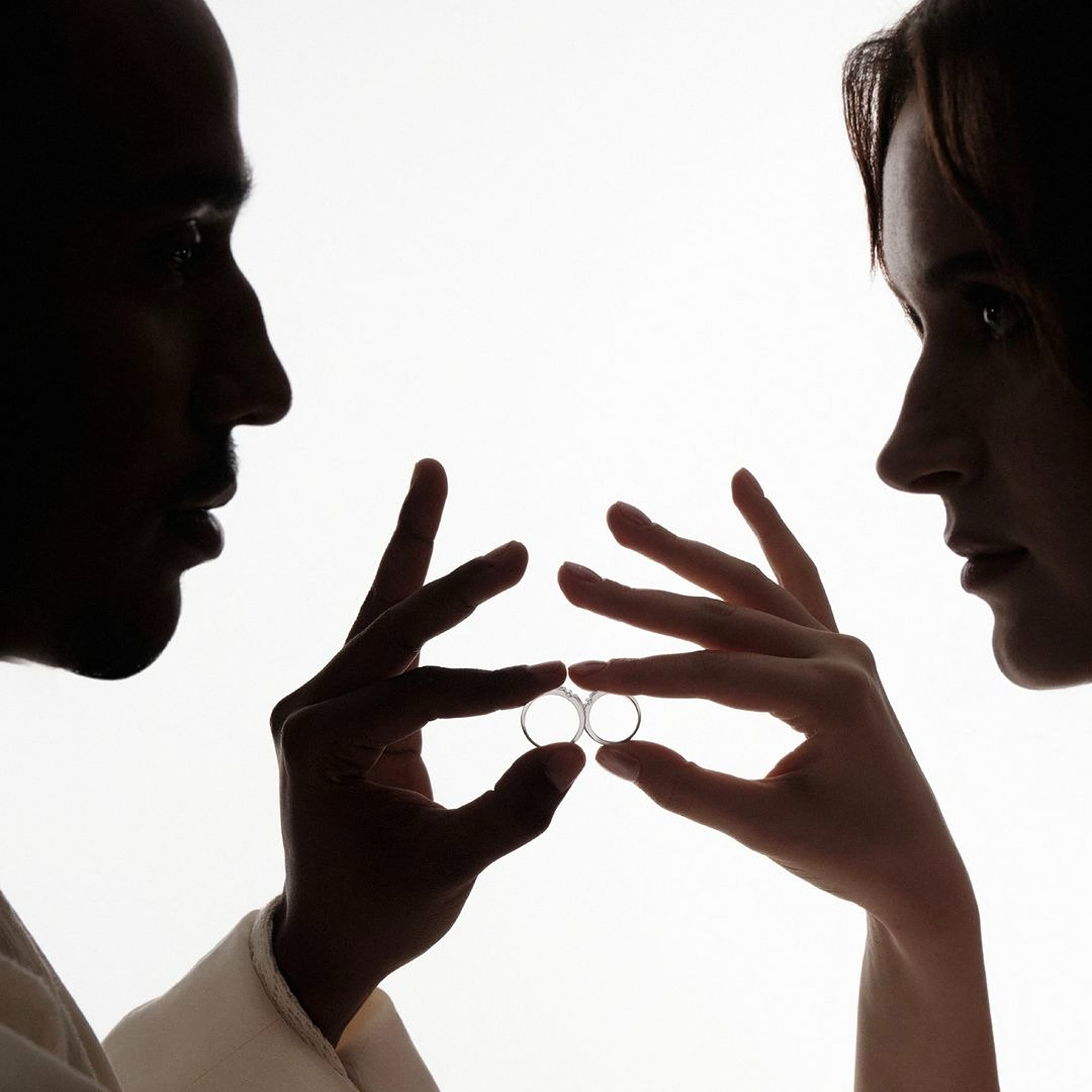 Mengapa Wedding Anniversary Ring Bisa Menguatkan Hubungan Pernikahan?