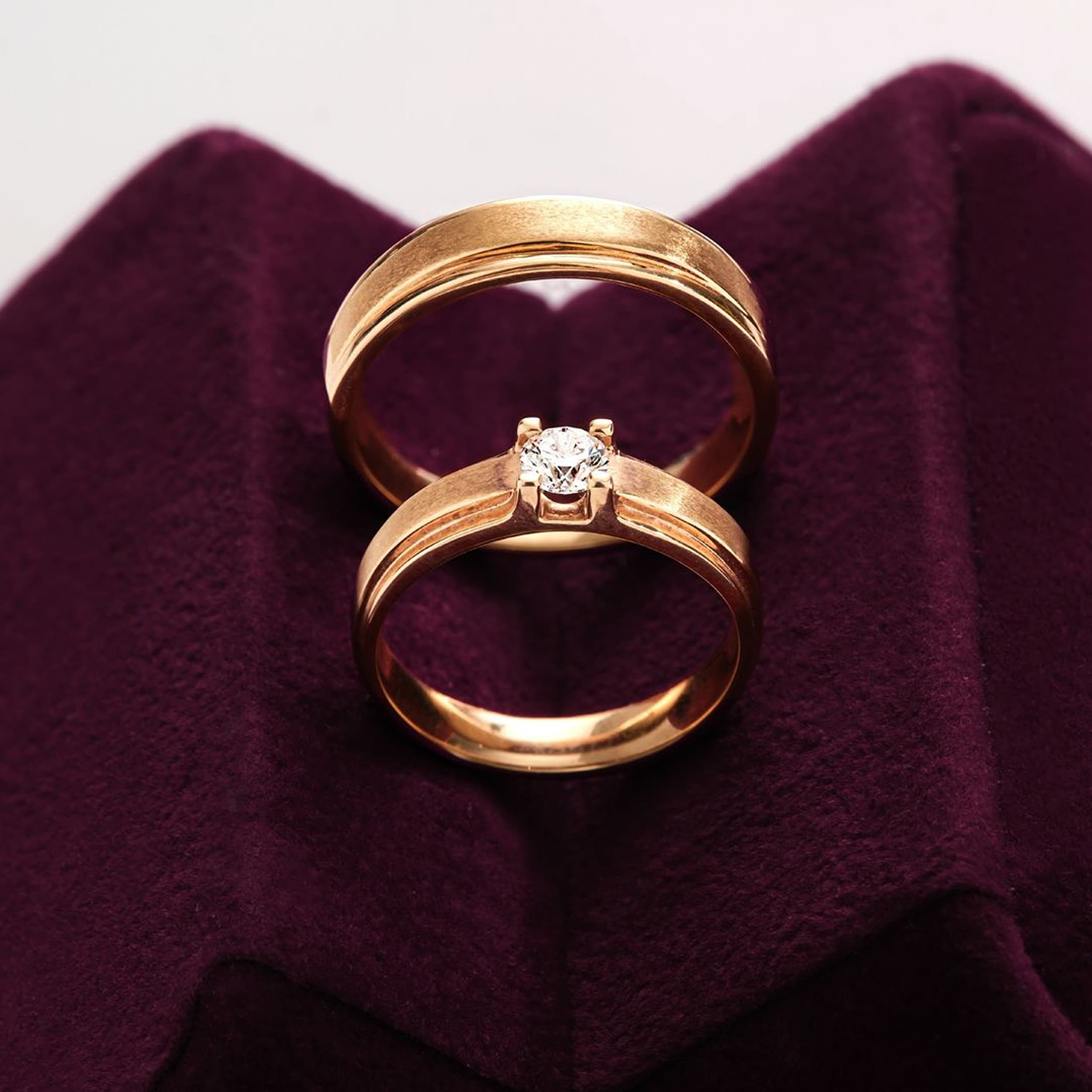 5 Model Cincin Tunangan Couple yang Romantis dan Unik