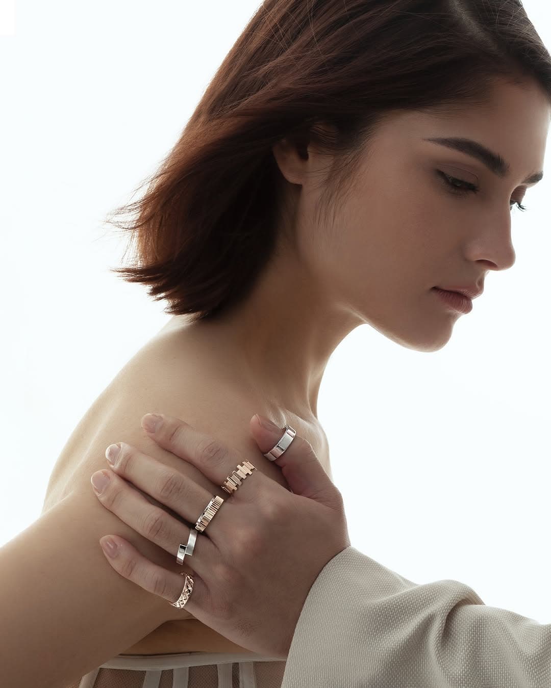 Perkuat Komitmen Cinta dengan Cincin Couple Nikah sebagai Anniversary Gift