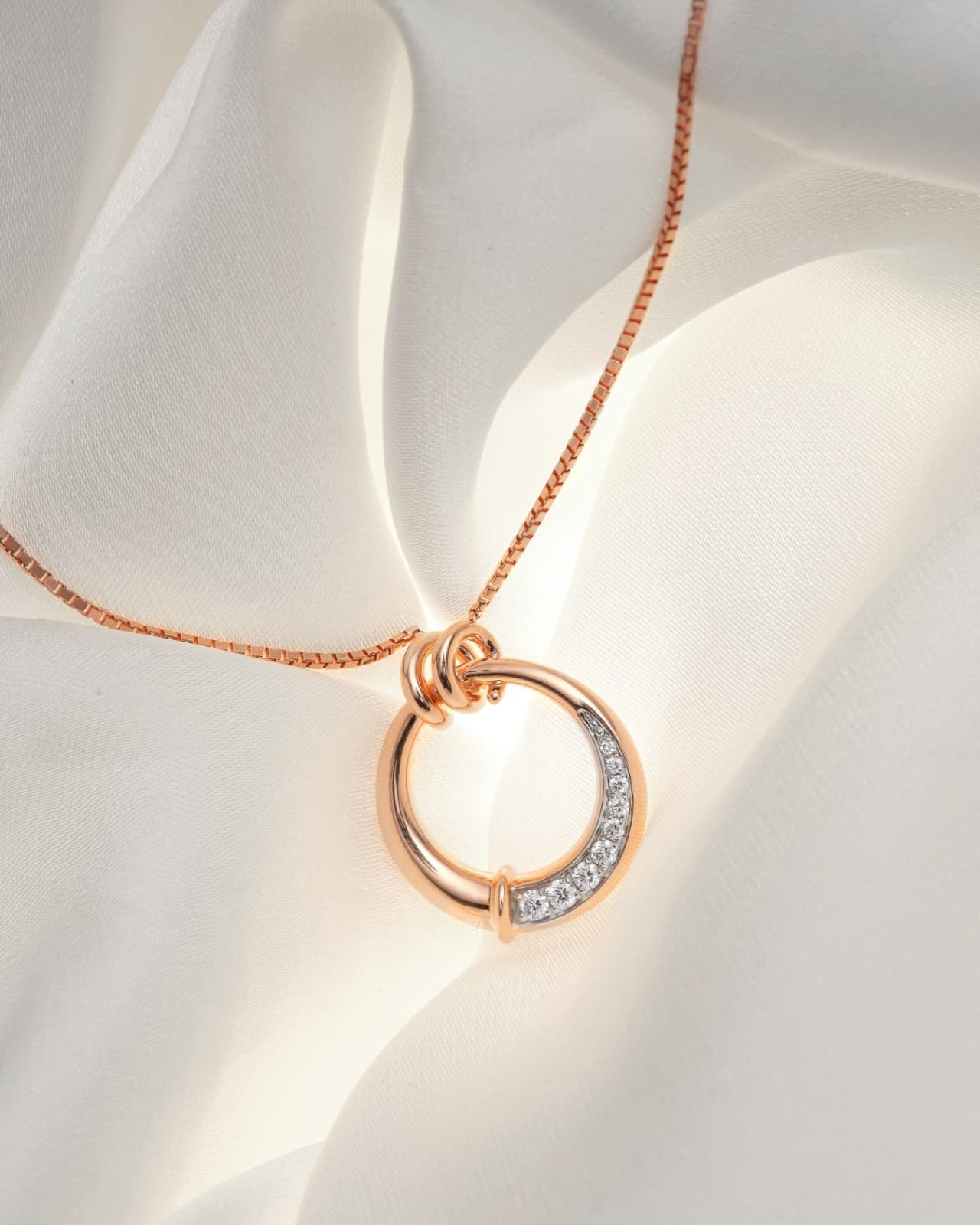 Lihat Cantiknya Necklace yang Memiliki Makna Harapan dari Lika Liku Kehidupan