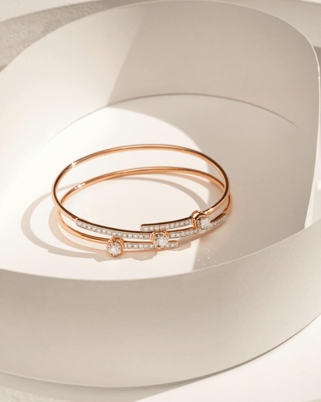 Tren Gelang Emas Model Terbaru yang Sedang Hits di Kalangan Wanita Modern!
