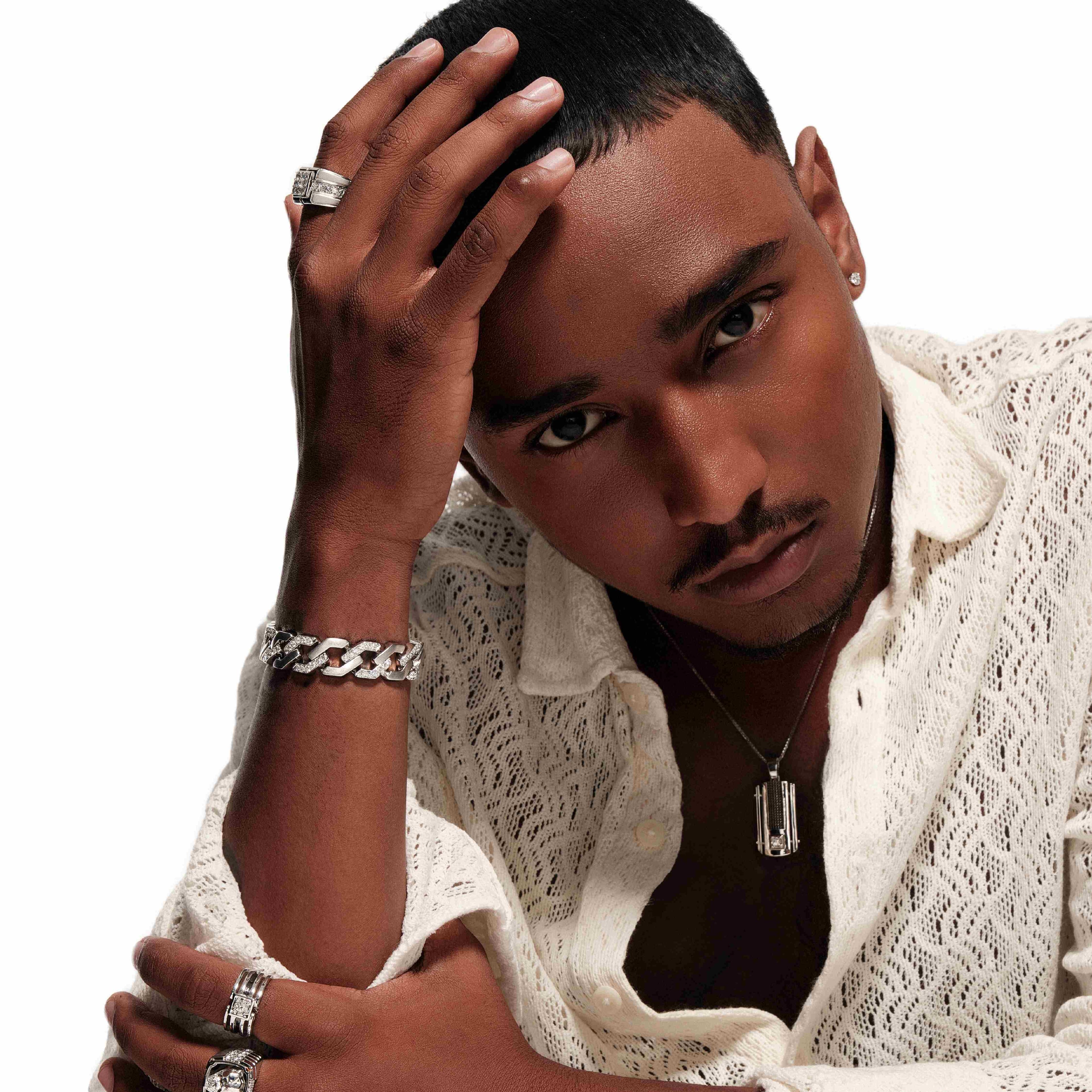 5 Rekomendasi Hadiah Untuk Ayah di Father's Day, Salah Satunya Kalung Pria ini!