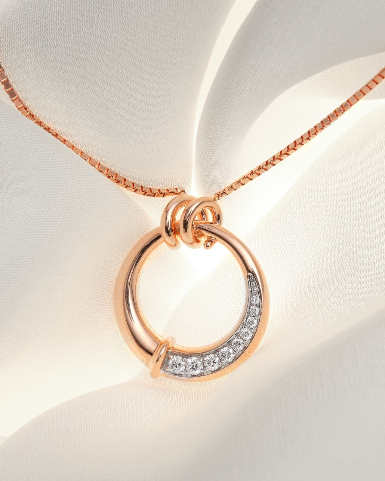 Sambut Bulan Anniversary Frank & co. dengan Inspirasi Baru Model Necklace dengan Natural Diamond