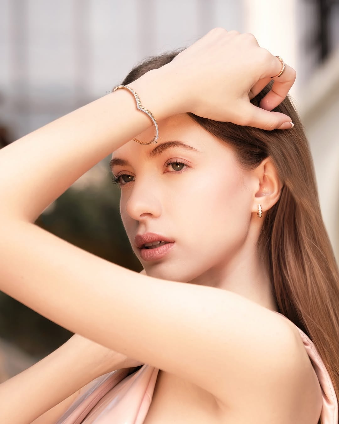 Pancarkan Semangat Wujudkan Impian dengan Kilau Berlian dari Model Anting Unik Ini