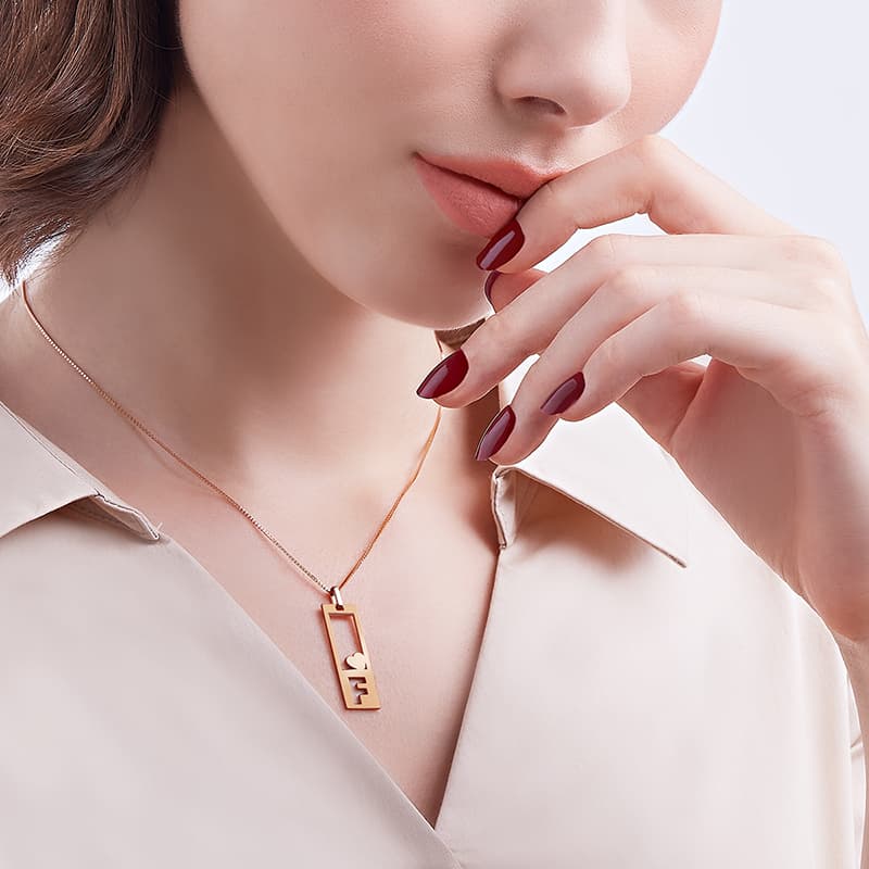 3 Alasan Anda Harus Punya Kalung Inisial Nama