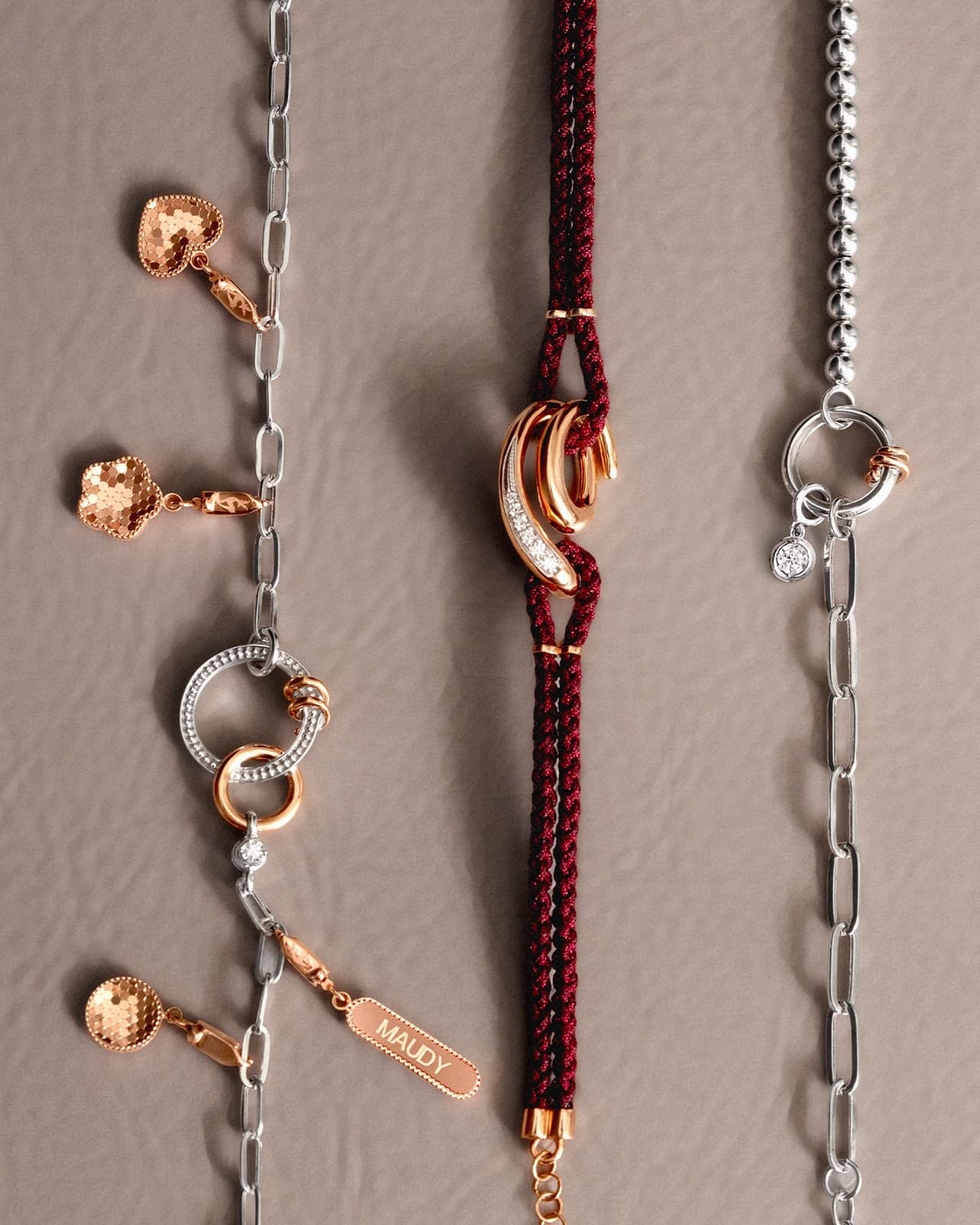 Personalisasikan Gelang Tangan Wanita Ini Untuk Mewakili Karaktermu