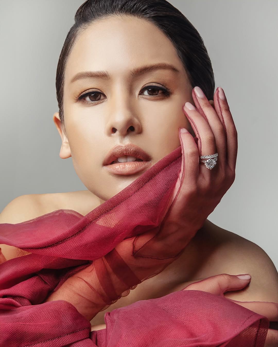 Bagaimana Cara Tampil Memukau Hanya Dengan Memakai Sebuah Cincin