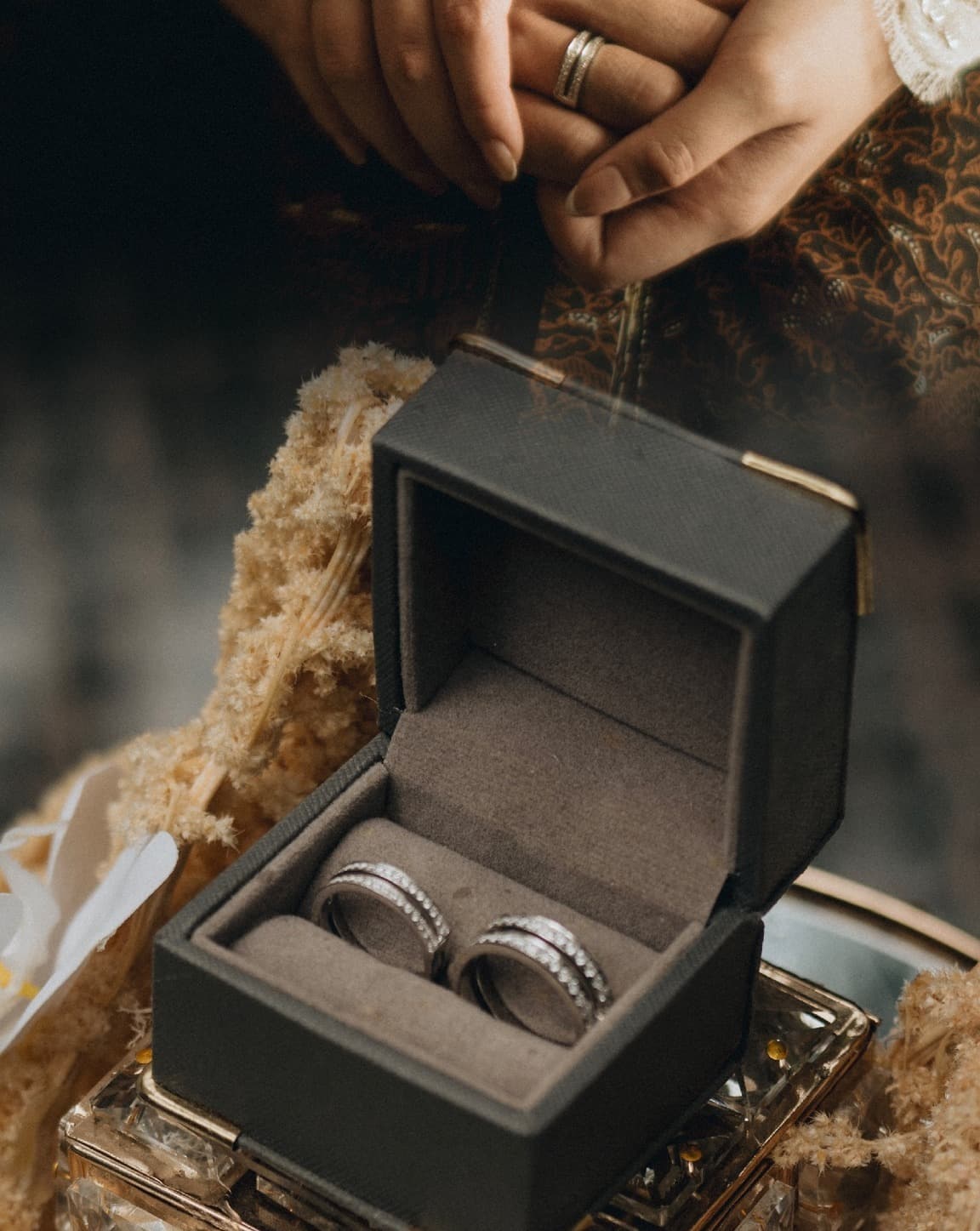 Ciptakan Makna Personal dari Janji Suci dengan Cincin Nikah Custom