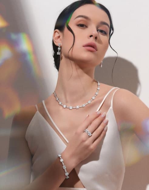 8 Model Anting Berlian Terbaru yang Membuat Anda Tampil Lebih Fashionable