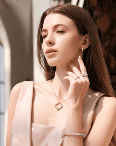 5 Anting-anting Berlian Berkualitas Merupakan Barang yang Disukai Wanita