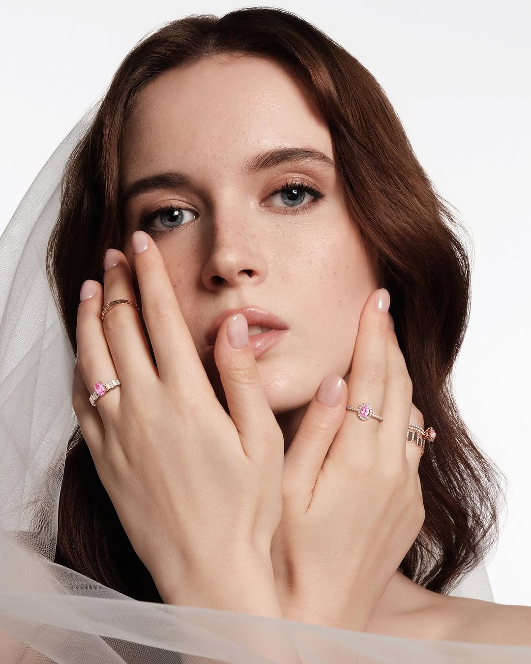 Cincin Wanita dengan Berlian yang Terbaik sebagai Hadiah untuk Ibu di Momen Women's Day
