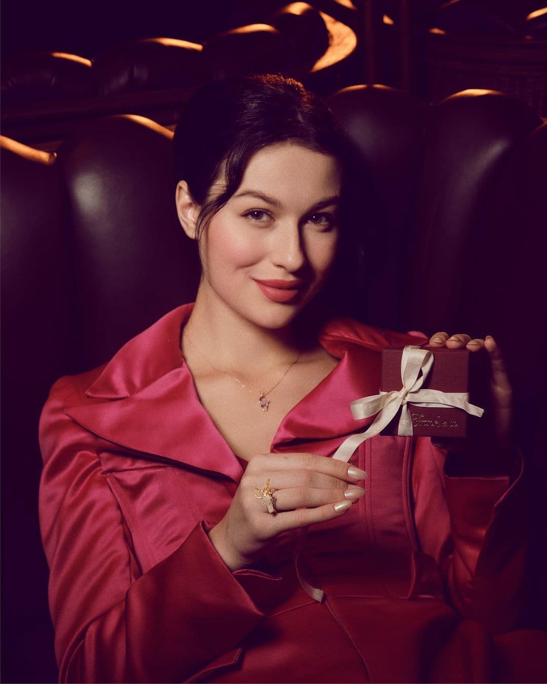 5 Cara Mencintai Diri Sendiri, Salah Satunya dengan Memiliki Perhiasan Berlian